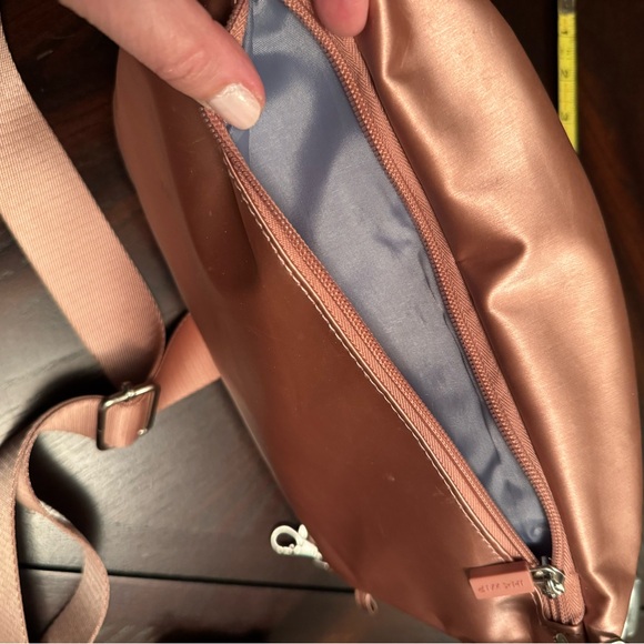 IHKWIP Crossbody Sling Bag in Rose Gold - NWOT - Picture 7 of 8